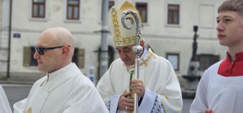 Biskup Marko Medo predvodio Misu posvete ulja u Katedrali Navještenja BDM