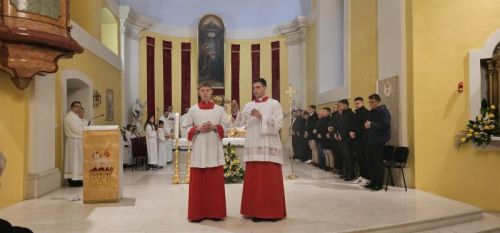 „Ljubio ih je do kraja“ – snažna poruka Mise Večere Gospodnje u gospićkoj katedrali „Ljubio ih je do kraja“ – snažna poruka Mise Večere Gospodnje u gospićkoj katedrali