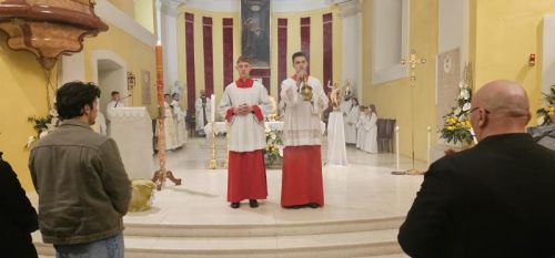 U katedrali Navještenja Blažene Djevice Marije u Gospiću večeras je svečano proslavljeno Vazmeno bdijenje – središnje liturgijsko slavlje uoči Uskrsa U katedrali Navještenja Blažene Djevice Marije u Gospiću večeras je svečano proslavljeno Vazmeno bdijenje – središnje liturgijsko slavlje uoči Uskrsa