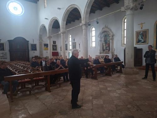 Tradicionalni posukrsni susret svećenika Gospićko-senjske biskupije “Emaus” na Cresu Tradicionalni posukrsni susret svećenika Gospićko-senjske biskupije “Emaus” na Cresu