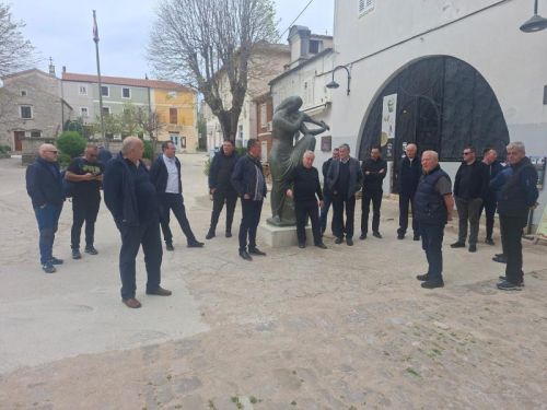 Tradicionalni posukrsni susret svećenika Gospićko-senjske biskupije “Emaus” na Cresu Tradicionalni posukrsni susret svećenika Gospićko-senjske biskupije “Emaus” na Cresu