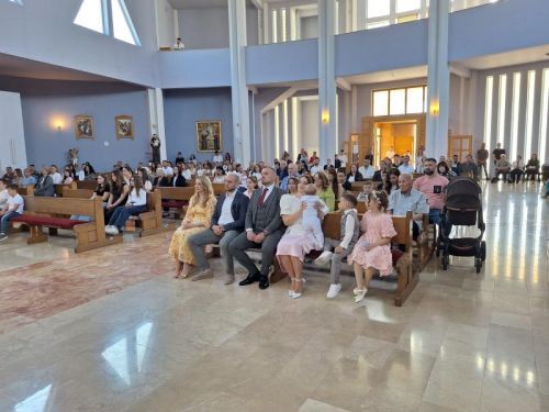 Biskup mons. Marko Medo krstio osmo dijete u obitelji Golomejić u Kistanjama