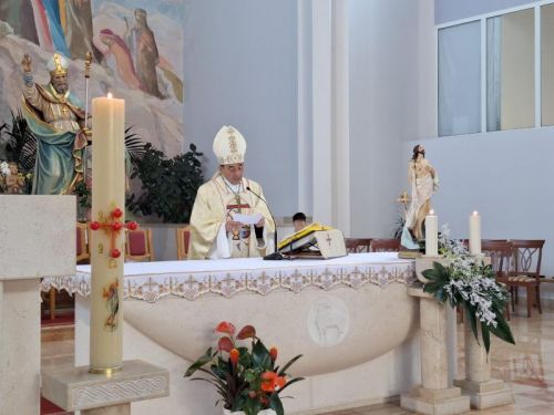 Biskup mons. Marko Medo krstio osmo dijete u obitelji Golomejić u Kistanjama