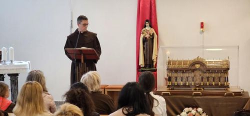 Relikvije svete Male Terezije i njezinih svetih roditelja u samostanu Presvetog Srca Isusova u Gospiću