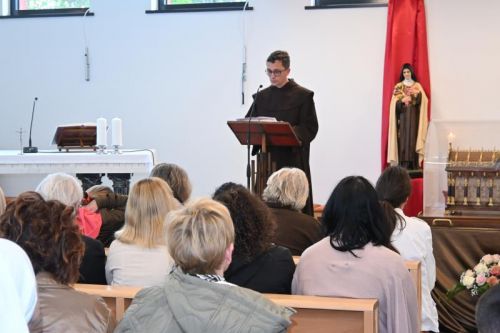 Relikvije svete Male Terezije i njezinih svetih roditelja u samostanu Presvetog Srca Isusova u Gospiću