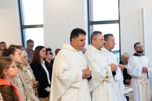 Relikvije svete Male Terezije i njezinih svetih roditelja u samostanu Presvetog Srca Isusova u Gospiću
