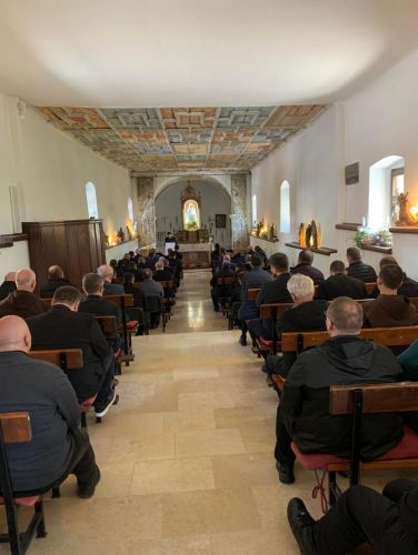 Svećenici Riječke nadbiskupije i Gospićko-senjske biskupije na IX. hodočašću Majci Božjoj od Krasna