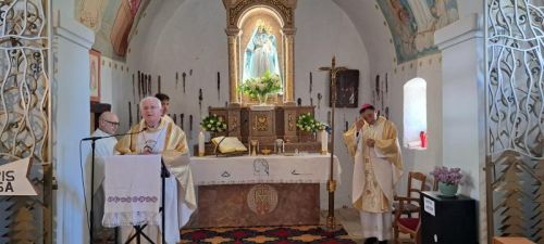 Svećenici Riječke nadbiskupije i Gospićko-senjske biskupije na IX. hodočašću Majci Božjoj od Krasna