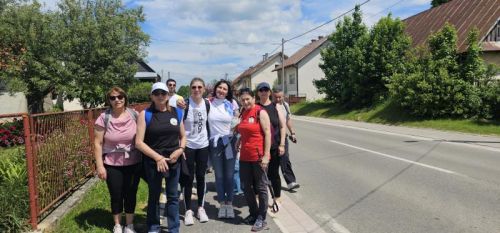 Hodočasnici pješice iz Gospića do Jadovna proslavili blagdan Marije Pomoćnice i 100. obljetnicu kapelice sv. Jakova Hodočasnici pješice iz Gospića do Jadovna proslavili blagdan Marije Pomoćnice i 100. obljetnicu kapelice sv. Jakova