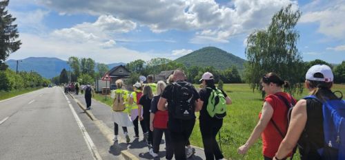 Hodočasnici pješice iz Gospića do Jadovna proslavili blagdan Marije Pomoćnice i 100. obljetnicu kapelice sv. Jakova Hodočasnici pješice iz Gospića do Jadovna proslavili blagdan Marije Pomoćnice i 100. obljetnicu kapelice sv. Jakova