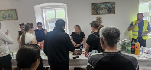 Hodočasnici pješice iz Gospića do Jadovna proslavili blagdan Marije Pomoćnice i 100. obljetnicu kapelice sv. Jakova Hodočasnici pješice iz Gospića do Jadovna proslavili blagdan Marije Pomoćnice i 100. obljetnicu kapelice sv. Jakova