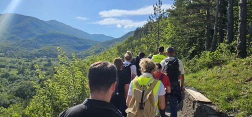 Hodočasnici pješice iz Gospića do Jadovna proslavili blagdan Marije Pomoćnice i 100. obljetnicu kapelice sv. Jakova Hodočasnici pješice iz Gospića do Jadovna proslavili blagdan Marije Pomoćnice i 100. obljetnicu kapelice sv. Jakova