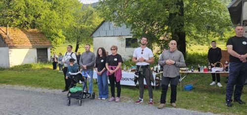 Hodočasnici pješice iz Gospića do Jadovna proslavili blagdan Marije Pomoćnice i 100. obljetnicu kapelice sv. Jakova Hodočasnici pješice iz Gospića do Jadovna proslavili blagdan Marije Pomoćnice i 100. obljetnicu kapelice sv. Jakova