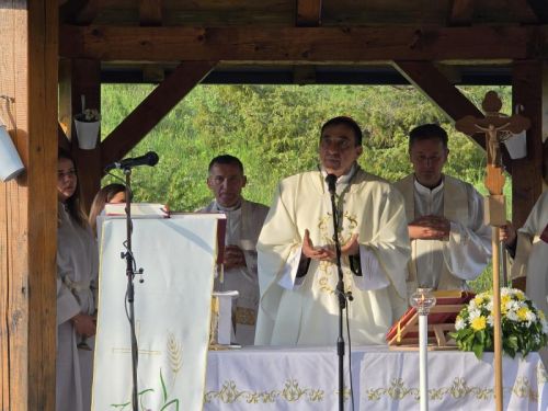 Hodočasnici pješice iz Gospića do Jadovna proslavili blagdan Marije Pomoćnice i 100. obljetnicu kapelice sv. Jakova Hodočasnici pješice iz Gospića do Jadovna proslavili blagdan Marije Pomoćnice i 100. obljetnicu kapelice sv. Jakova