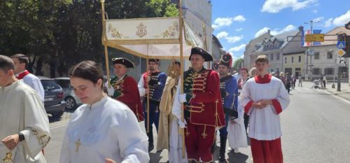 Svečano proslavljena svetkovina Tijelova u Gospiću
