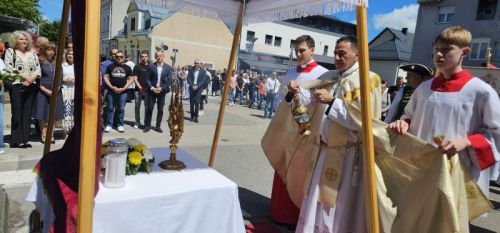 Svečano proslavljena svetkovina Tijelova u Gospiću