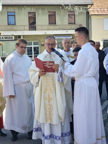 Svečano proslavljena svetkovina Tijelova u Gospiću