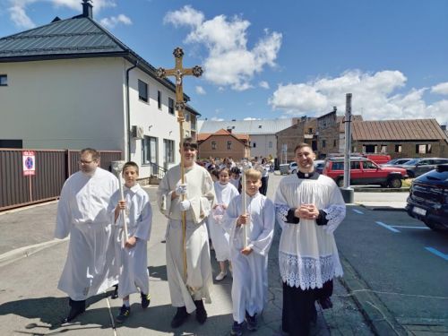Svečano proslavljena svetkovina Tijelova u Gospiću