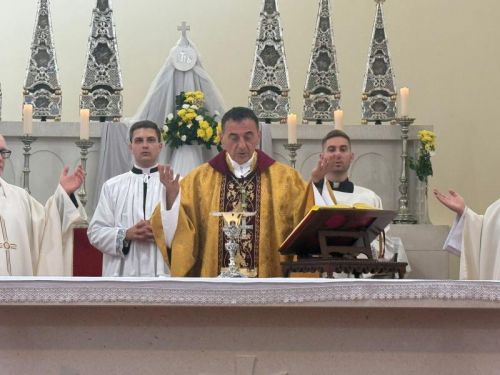 Senj svečano proslavio svetkovinu Presvetog Tijela i Krvi Kristove Senj svečano proslavio svetkovinu Presvetog Tijela i Krvi Kristove