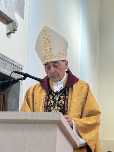 Senj svečano proslavio svetkovinu Presvetog Tijela i Krvi Kristove Senj svečano proslavio svetkovinu Presvetog Tijela i Krvi Kristove