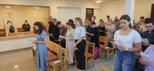 Svetkovina Presvetog Srca Isusova proslavljena u samostanu sestara karmelićanki u Gospiću Svetkovina Presvetog Srca Isusova proslavljena u samostanu sestara karmelićanki u Gospiću