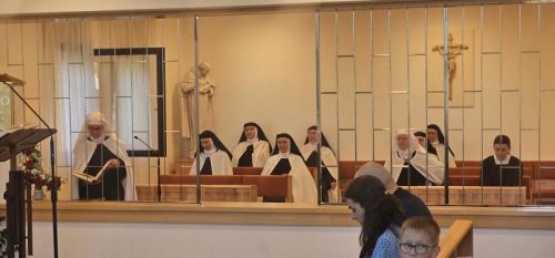 Svetkovina Presvetog Srca Isusova proslavljena u samostanu sestara karmelićanki u Gospiću Svetkovina Presvetog Srca Isusova proslavljena u samostanu sestara karmelićanki u Gospiću