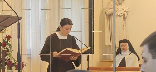 Svetkovina Presvetog Srca Isusova proslavljena u samostanu sestara karmelićanki u Gospiću Svetkovina Presvetog Srca Isusova proslavljena u samostanu sestara karmelićanki u Gospiću
