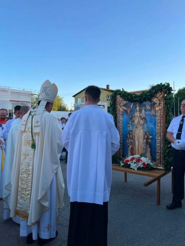 U Svetištu Gospe od Čudesa u Oštarijama svečano je proslavljeno bdijenje uoči svetkovine Uznesenja Blažene Djevice Marije – Velike Gospe