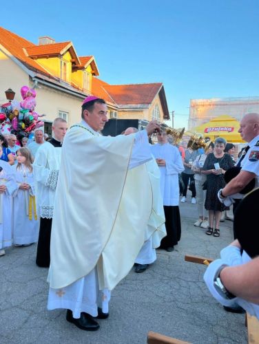 U Svetištu Gospe od Čudesa u Oštarijama svečano je proslavljeno bdijenje uoči svetkovine Uznesenja Blažene Djevice Marije – Velike Gospe