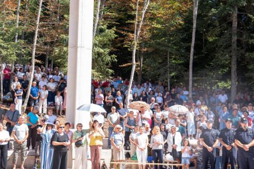 U Krasnu svečano proslavljena Velika Gospa: Biskup  Marko Medo – „Najveće čudo je kada ozdravi ljudsko srce“