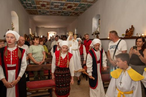 U Krasnu svečano proslavljena Velika Gospa: Biskup  Marko Medo – „Najveće čudo je kada ozdravi ljudsko srce“