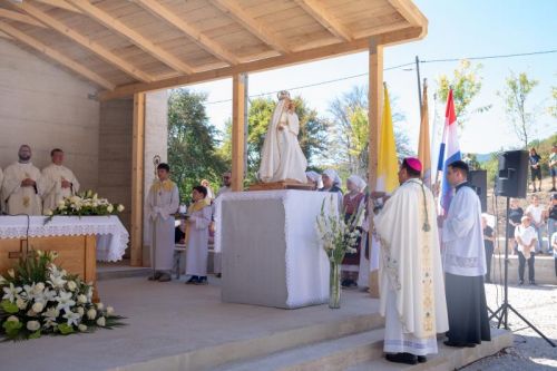 U Krasnu svečano proslavljena Velika Gospa: Biskup  Marko Medo – „Najveće čudo je kada ozdravi ljudsko srce“