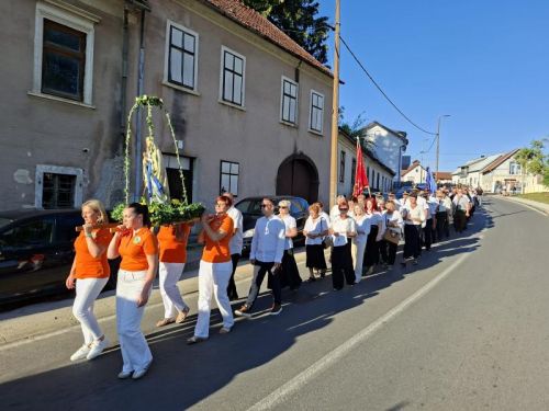 U Brinju proslavljena Velika Gospa, Uznesenje Blažene Djevice Marije U Brinju proslavljena Velika Gospa, Uznesenje Blažene Djevice Marije