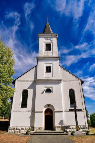 Zbor svete Jelene u Rakovici i proslava 1700. obljetnice Našašća sv. Križa Zbor svete Jelene u Rakovici i proslava 1700. obljetnice Našašća sv. Križa