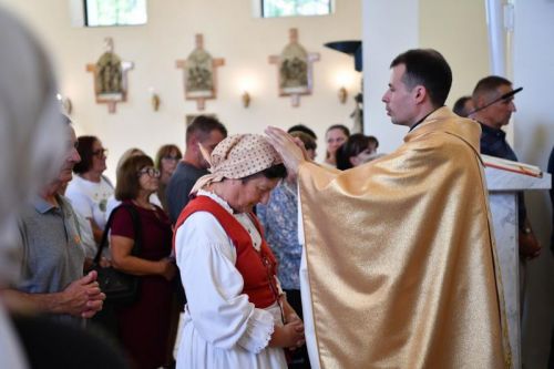 Zbor svete Jelene u Rakovici i proslava 1700. obljetnice Našašća sv. Križa Zbor svete Jelene u Rakovici i proslava 1700. obljetnice Našašća sv. Križa