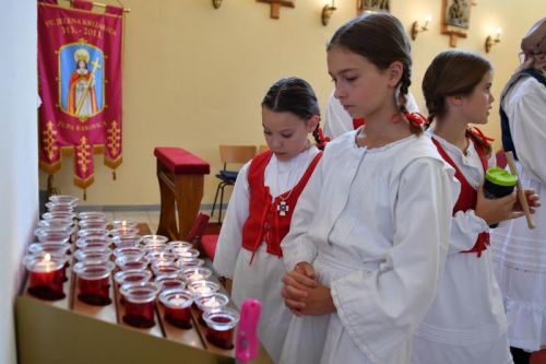 Zbor svete Jelene u Rakovici i proslava 1700. obljetnice Našašća sv. Križa Zbor svete Jelene u Rakovici i proslava 1700. obljetnice Našašća sv. Križa