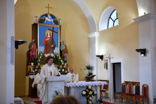 Zbor svete Jelene u Rakovici i proslava 1700. obljetnice Našašća sv. Križa Zbor svete Jelene u Rakovici i proslava 1700. obljetnice Našašća sv. Križa
