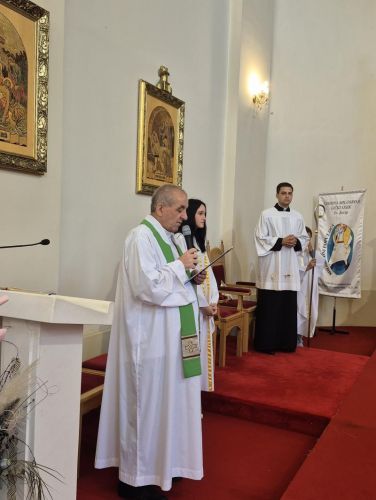 Biskup mons. Marko Medo krstio peto i šesto dijete u Ličkom Osiku