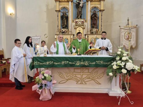 Biskup mons. Marko Medo krstio peto i šesto dijete u Ličkom Osiku