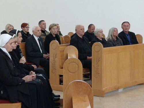 U Drežnik Gradu održan posljednji ispraćaj vlč. Ivice Vukovića