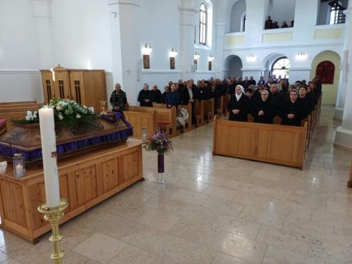 U Drežnik Gradu održan posljednji ispraćaj vlč. Ivice Vukovića