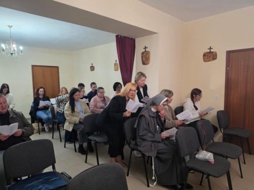 Vjeroučitelji Gospićko-senjske biskupije okupili se na stručnom vijeću i duhovnim vježbama u Ličkom Osiku Vjeroučitelji Gospićko-senjske biskupije okupili se na stručnom vijeću i duhovnim vježbama u Ličkom Osiku