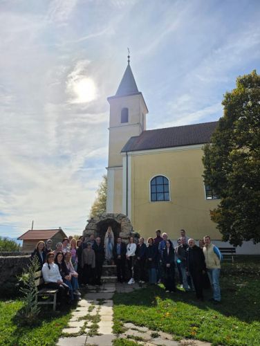 Vjeroučitelji Gospićko-senjske biskupije okupili se na stručnom vijeću i duhovnim vježbama u Ličkom Osiku Vjeroučitelji Gospićko-senjske biskupije okupili se na stručnom vijeću i duhovnim vježbama u Ličkom Osiku