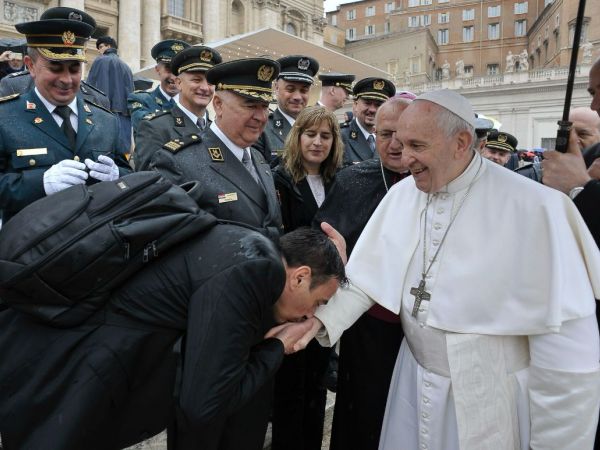 Biskup Medo gostovao u trećoj posebnoj emisiji HKR-a: „Papa Franjo – apostol milosrđa i nade”