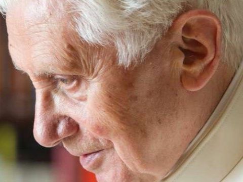 Gospićko-senjska biskupija - Preminuo papa emeritus Benedikt XVI.