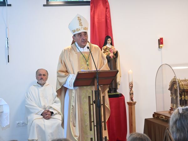 Relikvije svete Male Terezije i njezinih svetih roditelja u samostanu Presvetog Srca Isusova u Gospiću