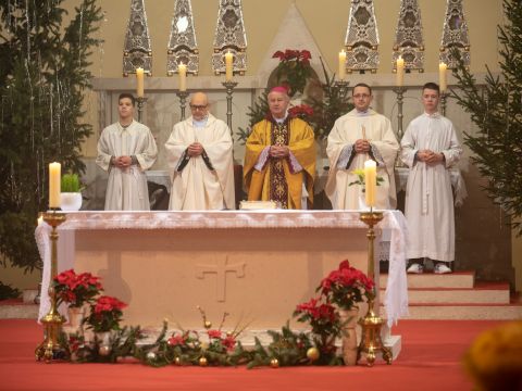 Gospićko-senjska biskupija - Biskup Križić na Božić predvodio središnje misno slavlje u Senju
