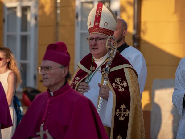 Mons. Rogić predvodio slavlje Gospe Ribarske u Senju