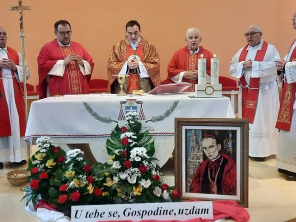 Biskup Medo na proslavi Stepinčeva u Ogulinu