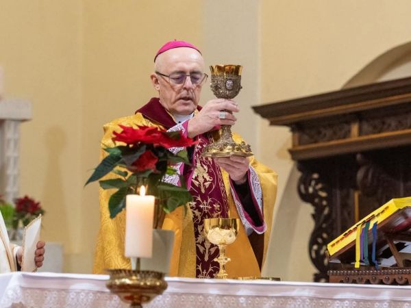 Propovijed apostolskog nuncija u Republici Hrvatskoj mons. Giorgia Lingue, koju je uputio na svetkovinu Rođenja Gospodinova 25. prosinca na misi u katedrali Uznesenja Blažene Djevice Marije u Senju